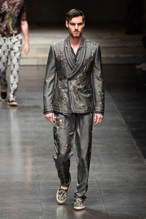 Dolce & Gabbana Spring 2016 Menswear Collection 